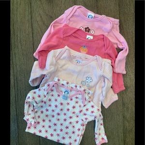 Gerber baby gowns 0-6m